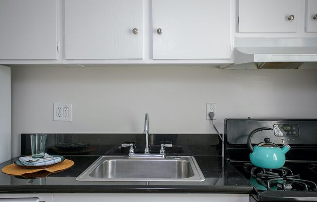 Studio, 1 bath, 444 sqft, $1,550, Unit 35