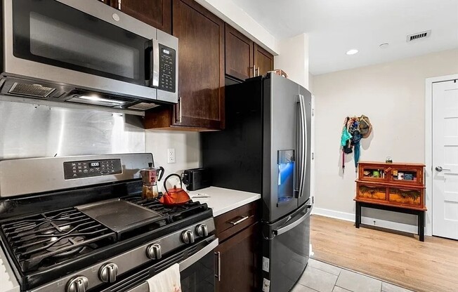 2 beds, 2 baths, 1,185 sqft, $3,000, Unit 459