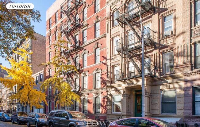 257 W 12 ST