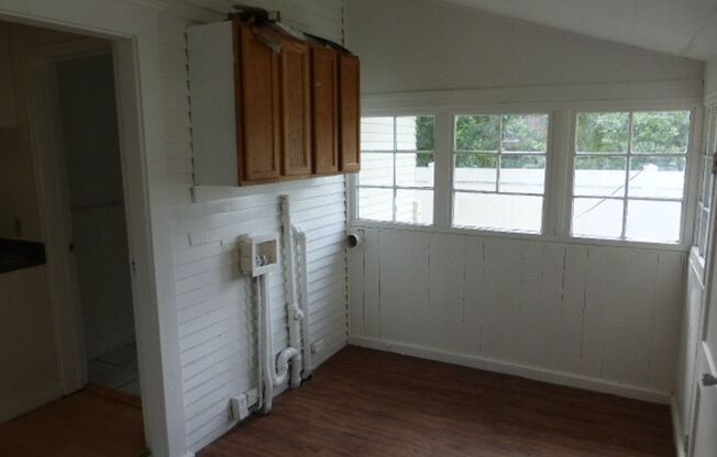 3 beds, 1 bath, $1,595