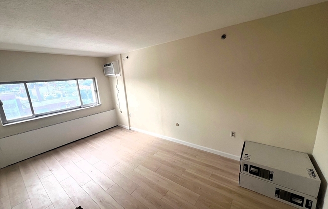 2 beds, 2 baths, 1,100 sqft, $3,880, Unit 606