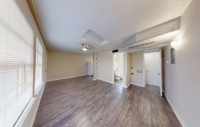 Studio, 1 bath, 400 sqft, $889