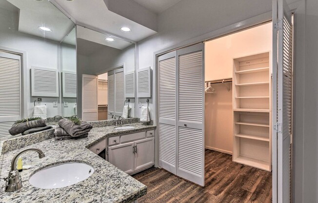 Lake Front Townhome with resort-like Views!