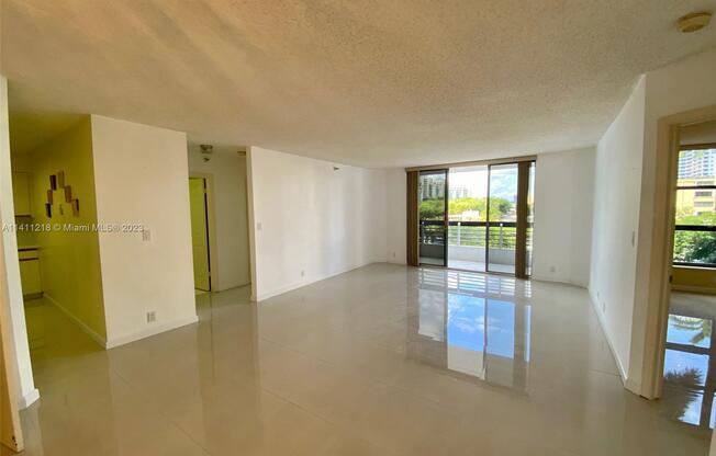 3530 Mystic Pointe Dr