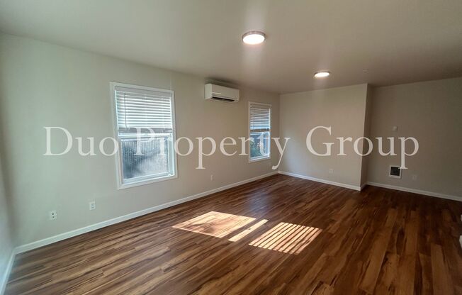 2 beds, 1 bath, $1,450, Unit 4