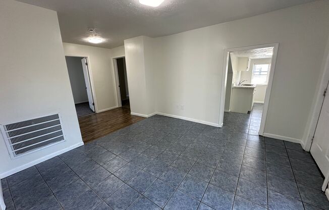 434 Crawford SE