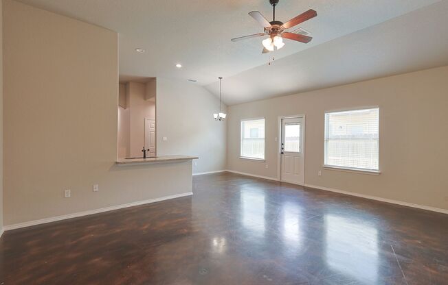 Spacious Modern 3 Bedroom Duplex in New Braunfels!