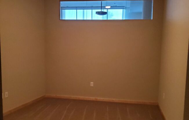 1 bed, 1 bath, 987 sqft, $1,975, Unit 111