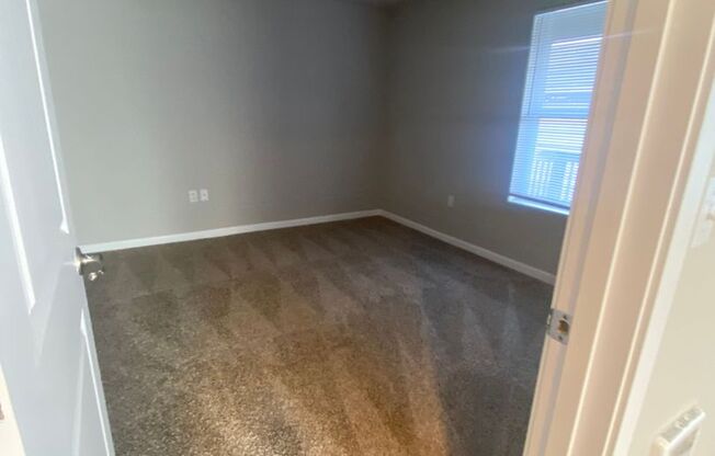 1 bed, 1 bath, 600 sqft, $1,395, Unit 2F