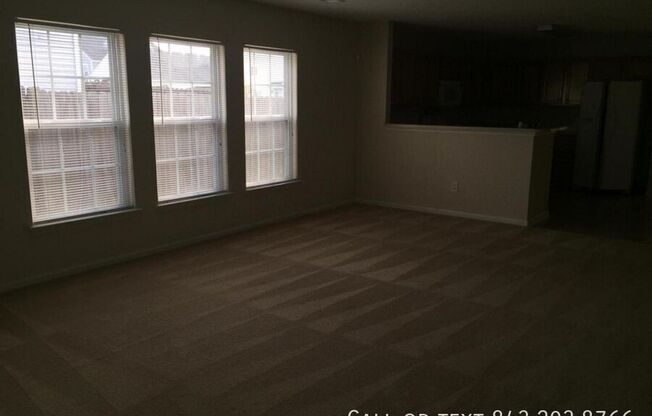 4015 BROKEN ARROW DR