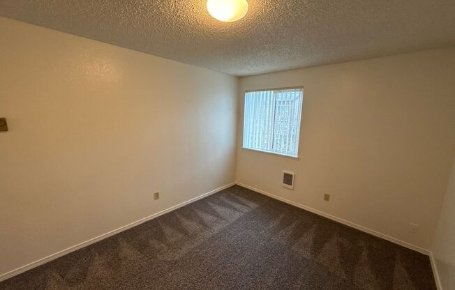 1 bed, 1 bath, 620 sqft, $1,175, Unit 14