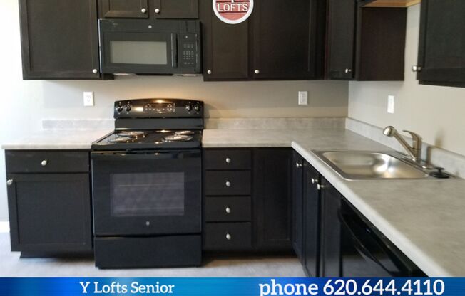 2 beds, 1 bath, 951 sqft, $1,140, Unit 007