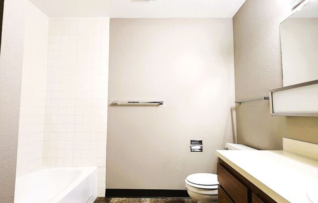 1 bed, 1 bath, 643 sqft, $1,235, Unit 326