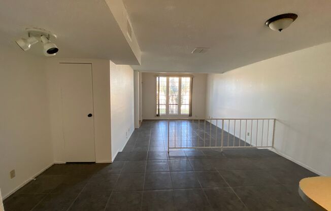 SPACIOUS 2BED/2.5BATH TOWNHOUSE