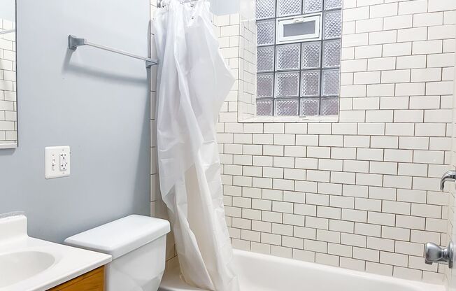 Studio, 1 bath, 250 sqft, $1,020, Unit 4070-1