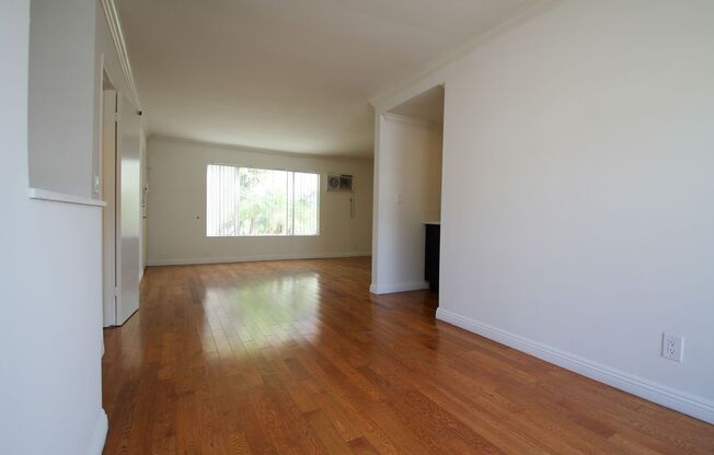 (6161) 1831 Camden Ave.