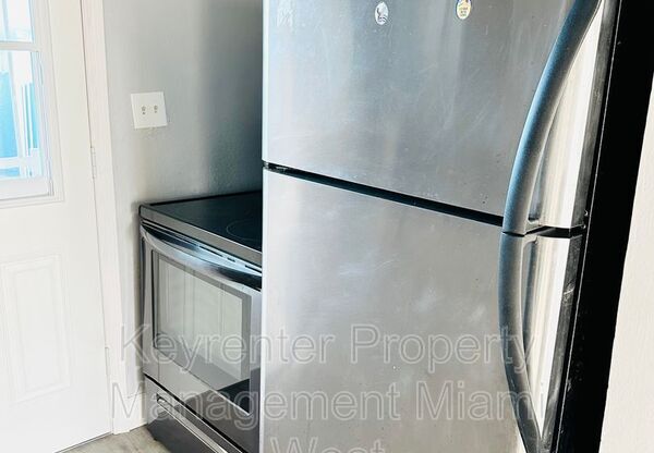 7503 NW 6 CT