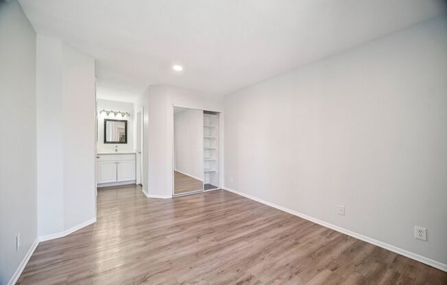 2 beds, 2 baths, 905 sqft, $1,948, Unit 103