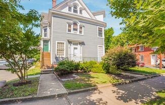 1122 CAROLINE ST