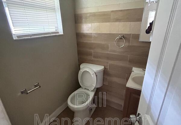 3 beds, 2 baths, 1,070 sqft, $1,750