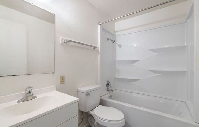 1 bed, 1 bath, 576 sqft, $1,175, Unit 19
