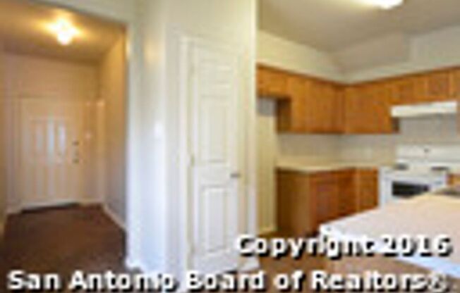 3 beds, 2.5 baths, $1,195, Unit UNIT 2