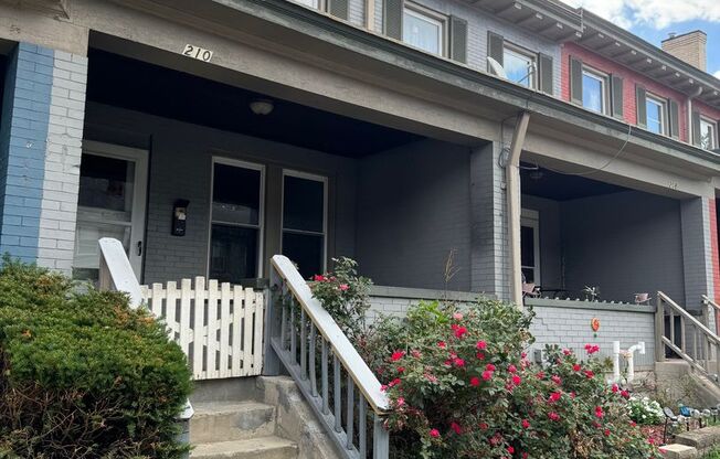 Laurel Ave