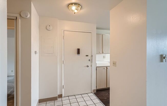 Excellent 1 bed 1 bath at a Convenient Location AND at a Great Price!!!