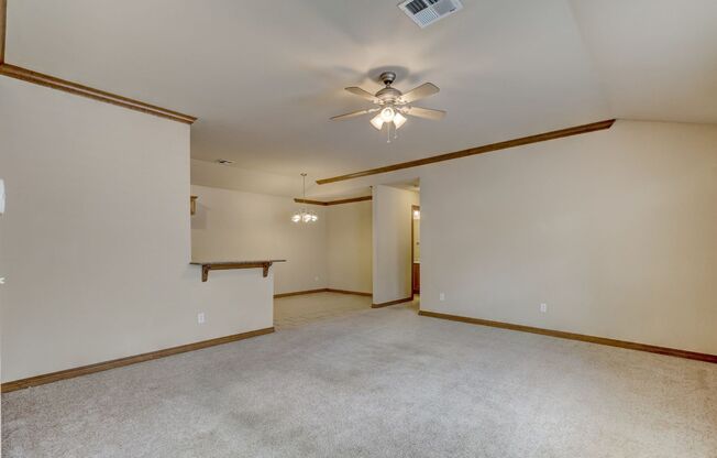 Duplex in Yukon, Available Now!