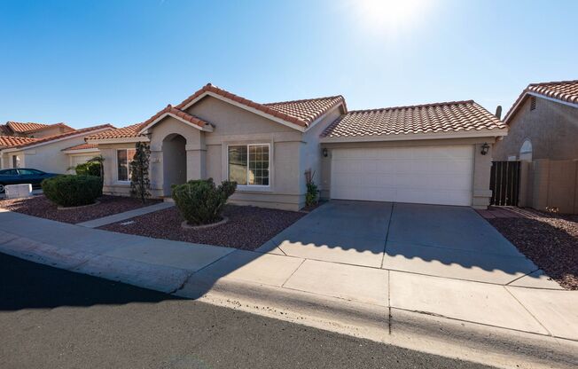 Charming 4 bed, 2 bath home in Chandler!