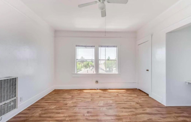 1026 W 22 ST