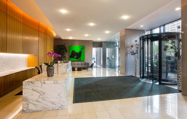 225 N Columbus Dr
