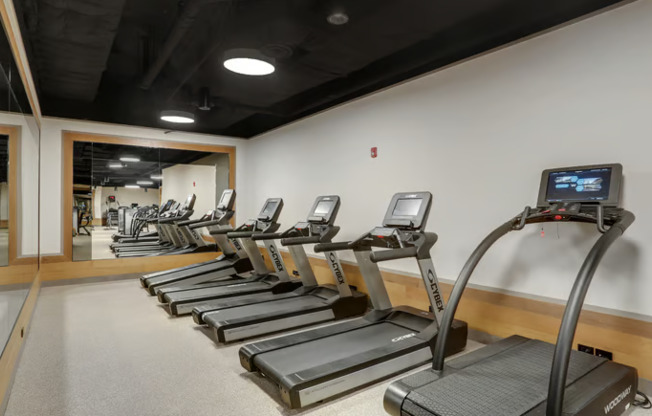 1 bed, 1 bath, $4,000, Unit C15E