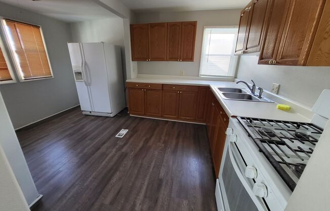 5 beds, 1 bath, $1,595