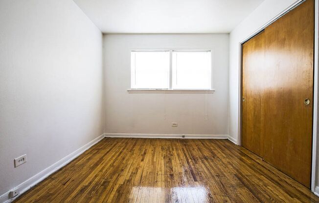 2045 E 75th
