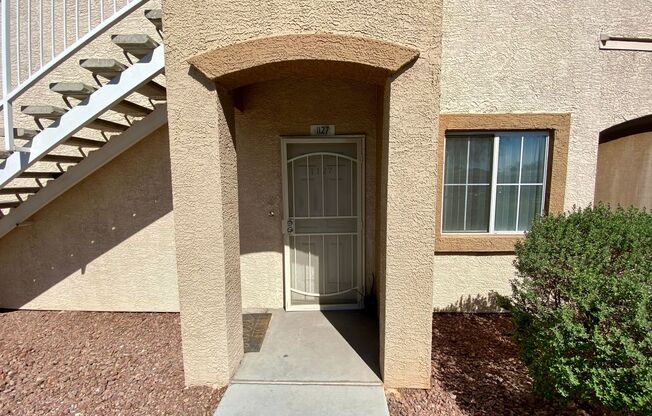 3/BD 2/BA First-Floor Condo in Gated Community. No Carpet!