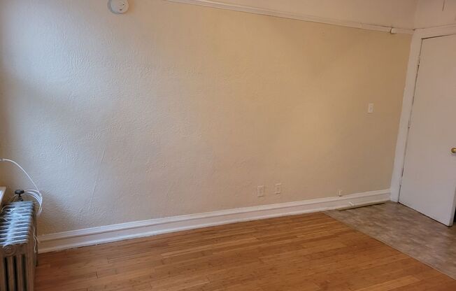 Studio, 1 bath, $675, Unit 8