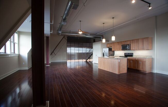 2 beds, 2 baths, 1,125 sqft, $2,660, Unit 402