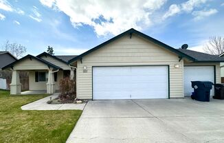 Beautiful 3Bed 2Bath located in Redmond, OR!