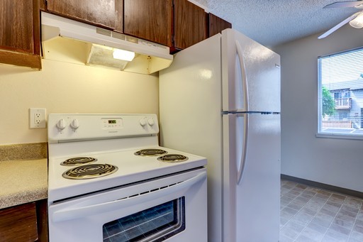 Studio, 1 bath, 485 sqft, $1,095, Unit 63