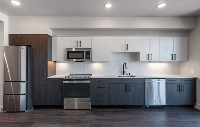 Studio, 1 bath, 400 sqft, $1,995, Unit 307