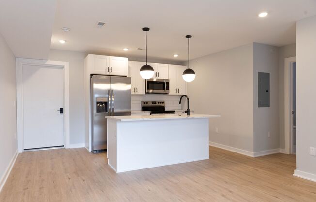 2313 N 33rd St. - DPD 8294