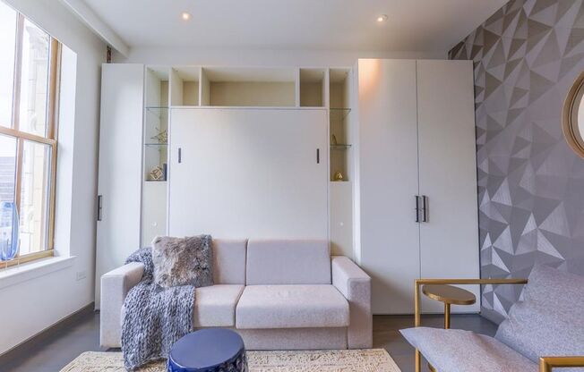 Studio, 1 bath, 325 sqft, $2,200, Unit 311