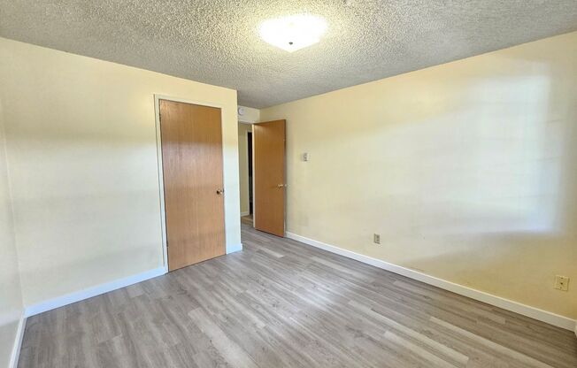 2 beds, 1 bath, $1,095, Unit 306