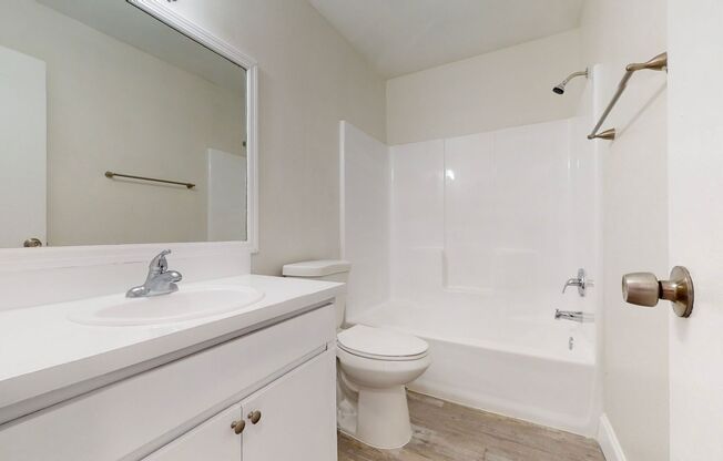 2 beds, 2 baths, 800 sqft, $1,800, Unit Unit 109