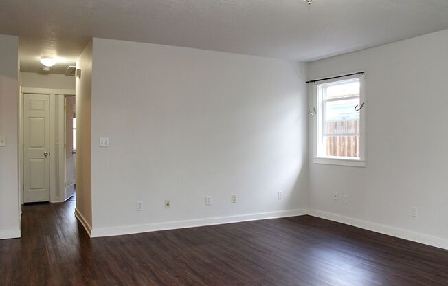 Cutie South Tabor 3 Bedroom Home w/Large Backyard