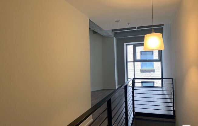 1 bed, 1.5 baths, 1,290 sqft, $4,064, Unit 917