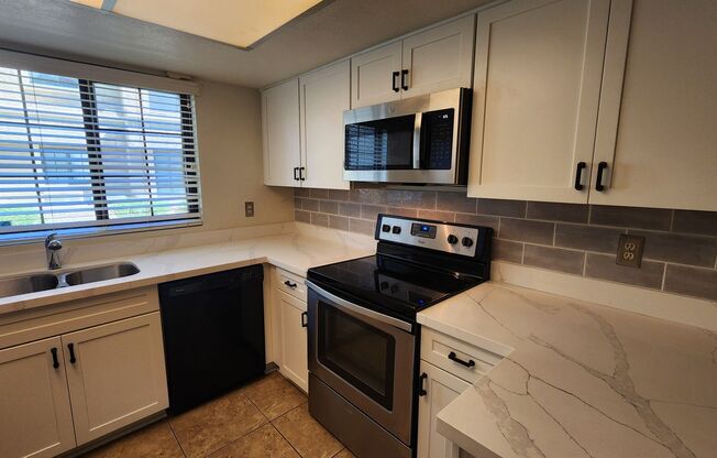 2 beds, 2 baths, $1,575, Unit # 172