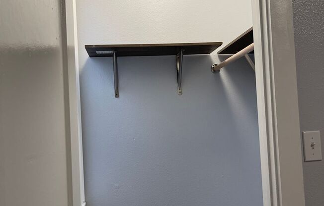 Studio, 1 bath, 300 sqft, $1,230, Unit 308
