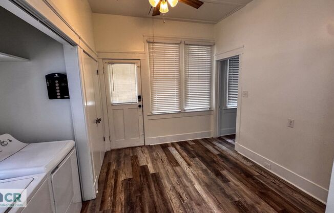 University Area 4bd/2ba With Private Backyard!